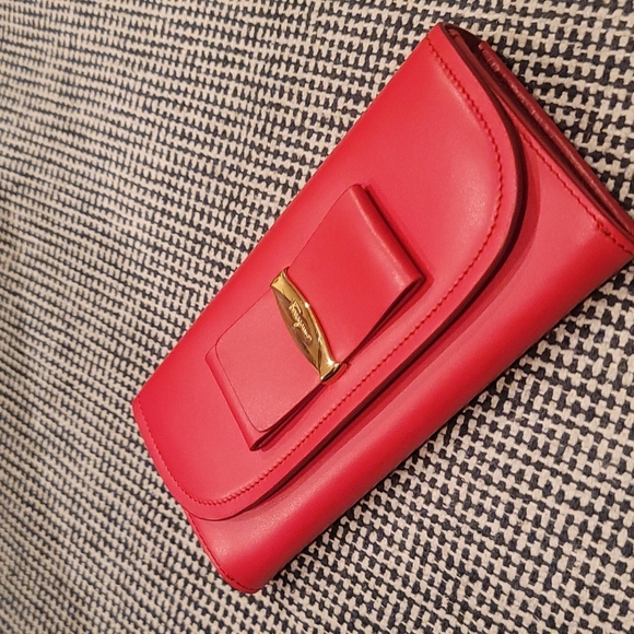 A red Salvatore Ferragamo wallet/clutch - Picture 2 of 4